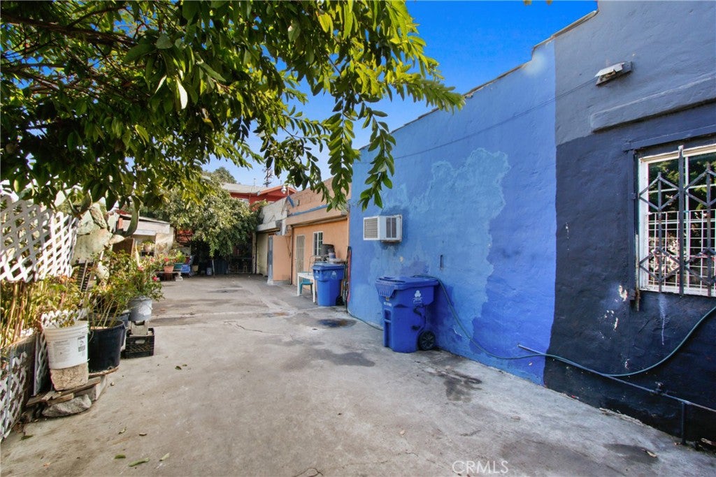Los Angeles, California, 90003, United States, ,Residential,For Sale,1921001