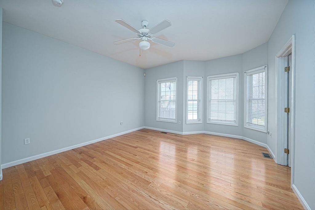 Milford, Massachusetts, 01757, United States, 2 Bedrooms Bedrooms, ,2 BathroomsBathrooms,Residential,For Sale,1982963