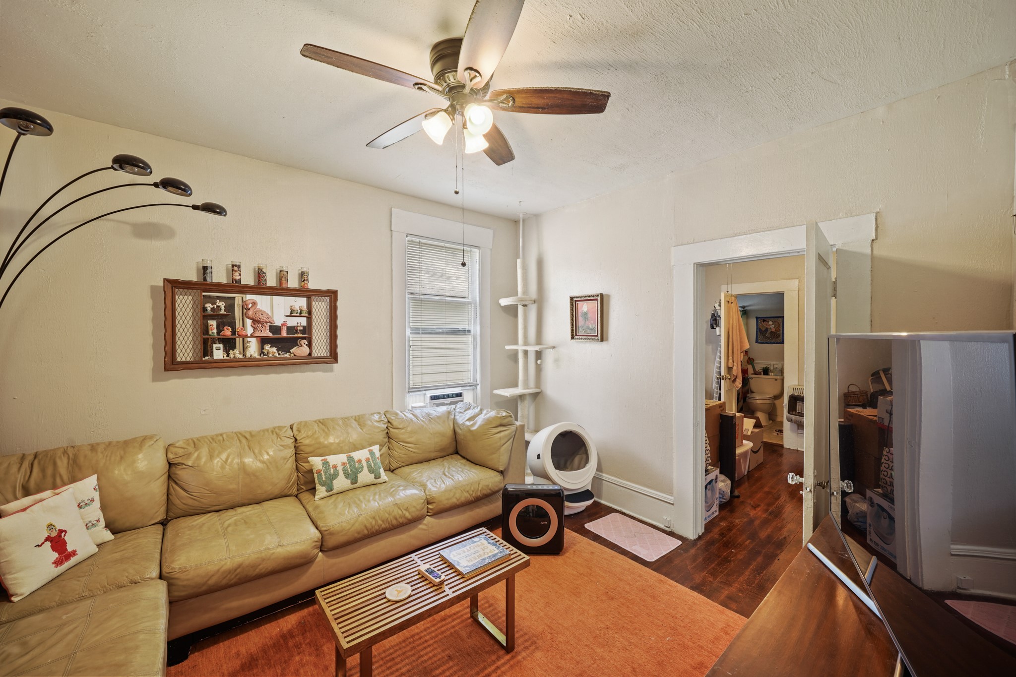 Houston, Texas, 77008, United States, 2 Bedrooms Bedrooms, ,1 BathroomBathrooms,Residential,For Sale,1868340