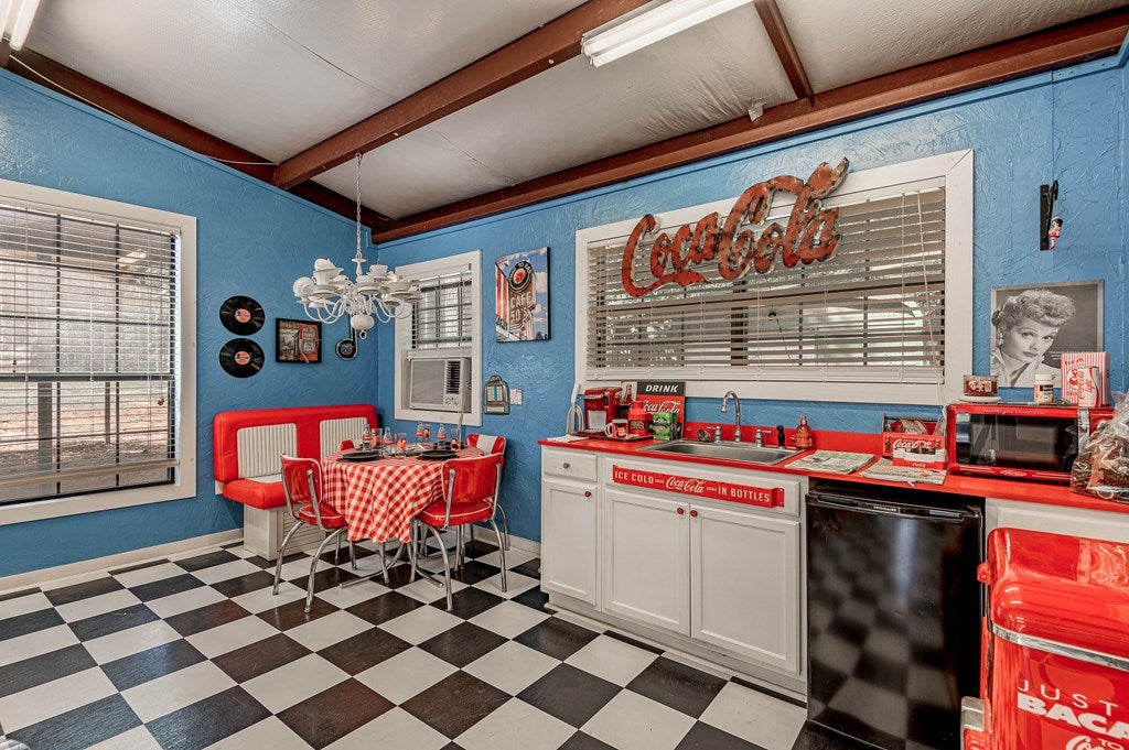 Nacogdoches, Texas, 75964, United States, 3 Bedrooms Bedrooms, ,2 BathroomsBathrooms,Residential,For Sale,1753235