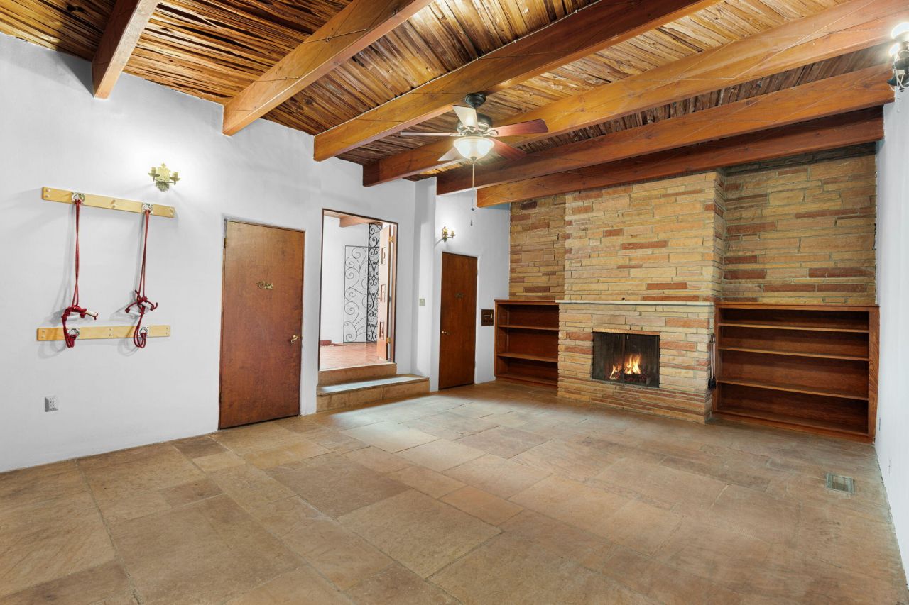 Albuquerque, New Mexico, 87106, United States, 4 Bedrooms Bedrooms, ,5 BathroomsBathrooms,Residential,For Sale,1896146