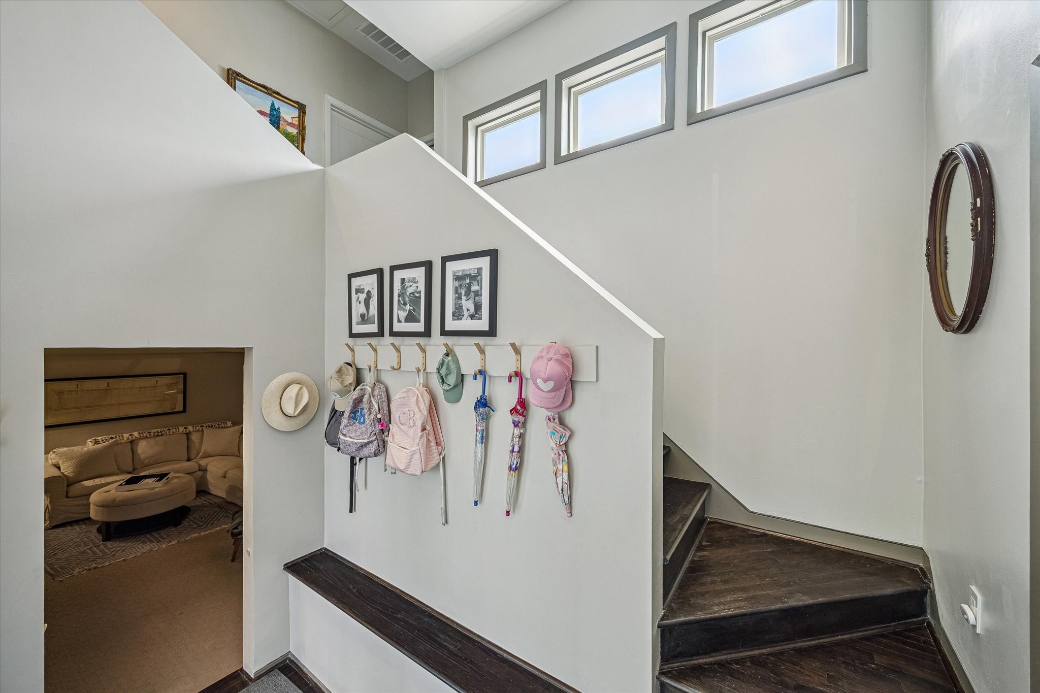  230 E 25th Street - 物件實景