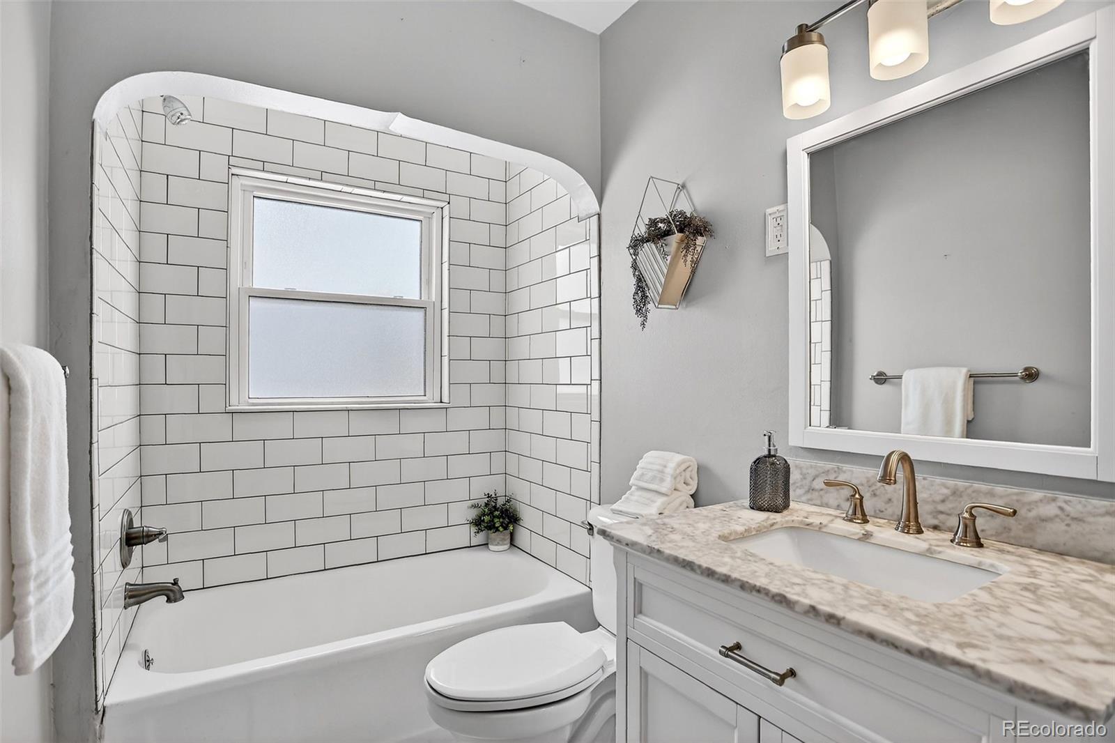 Denver, Colorado, 80212, United States, 2 Bedrooms Bedrooms, ,2 BathroomsBathrooms,Residential,For Sale,2003423