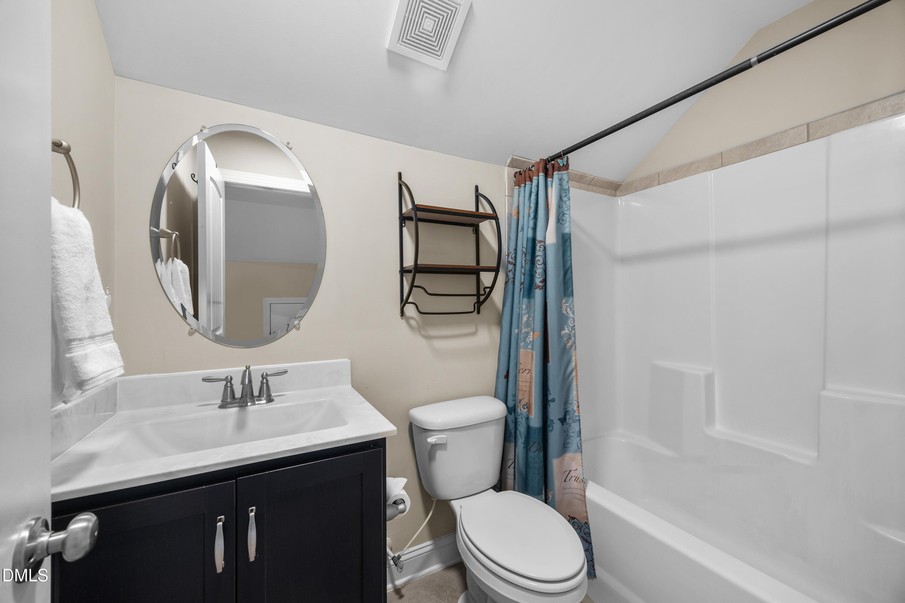 Fuquay Varina, North Carolina, 27526, United States, 5 Bedrooms Bedrooms, ,4 BathroomsBathrooms,Residential,For Sale,1990818