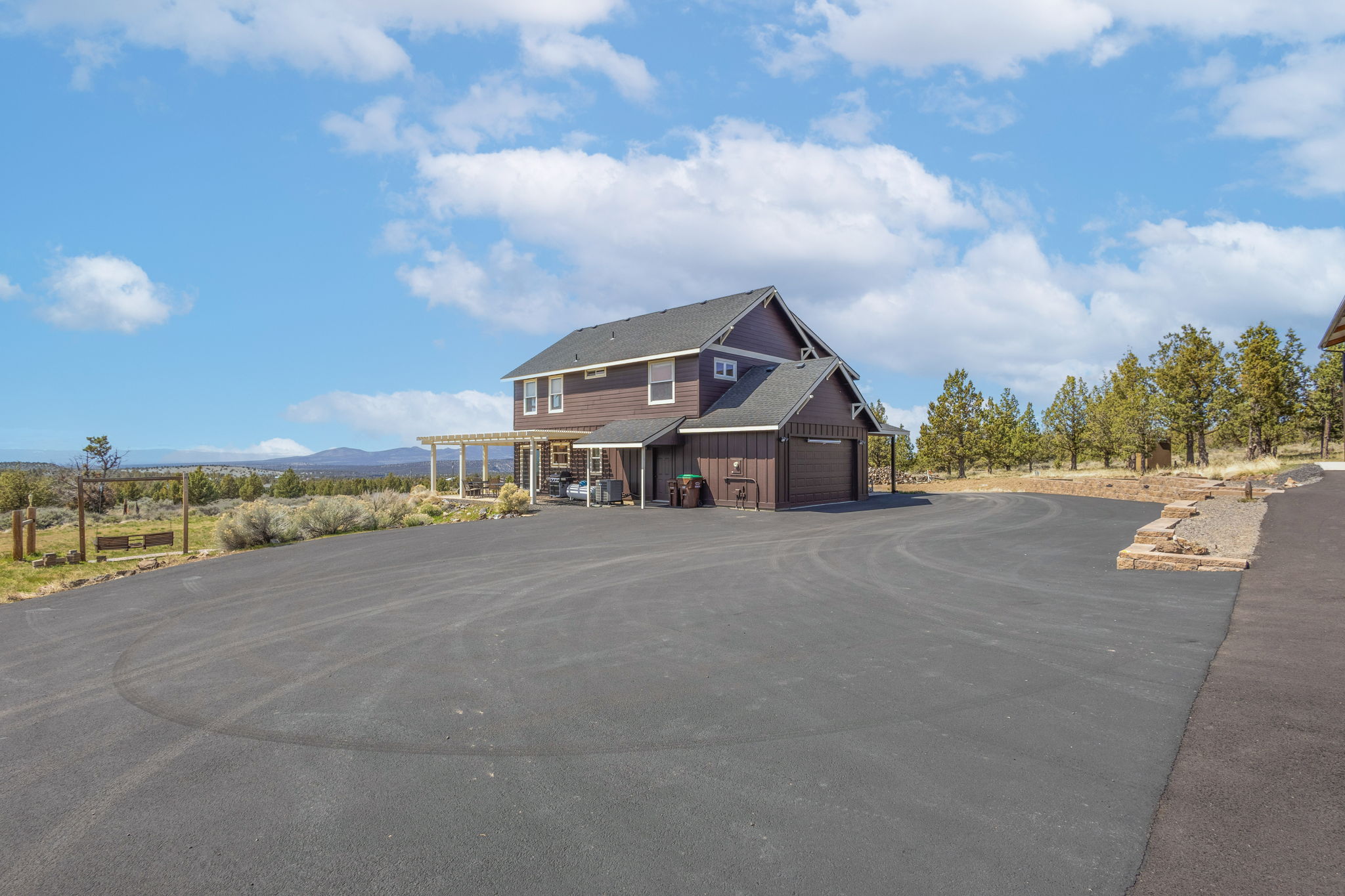 Prineville, Oregon, 97754, United States, 3 Bedrooms Bedrooms, ,3 BathroomsBathrooms,Residential,For Sale,1787892