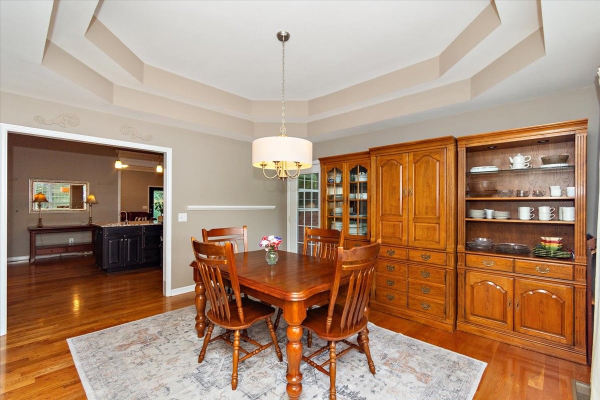 Columbia, Tennessee, 38401, United States, 4 Bedrooms Bedrooms, ,3 BathroomsBathrooms,Residential,For Sale,1897603