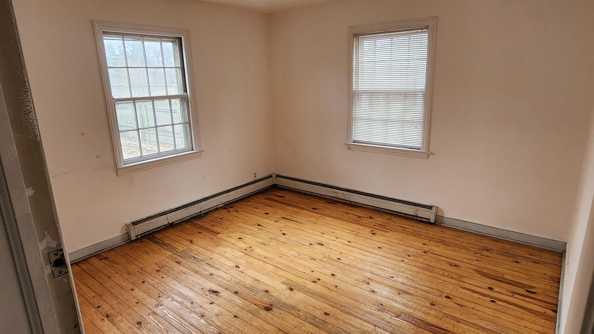 Malverne, New York, 11565, United States, 4 Bedrooms Bedrooms, ,2 BathroomsBathrooms,Residential,For Sale,1907627