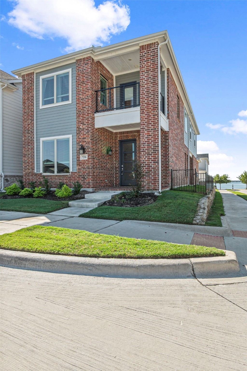 Rowlett, Texas, 75088, United States, 3 Bedrooms Bedrooms, ,3 BathroomsBathrooms,Residential,For Sale,1955209