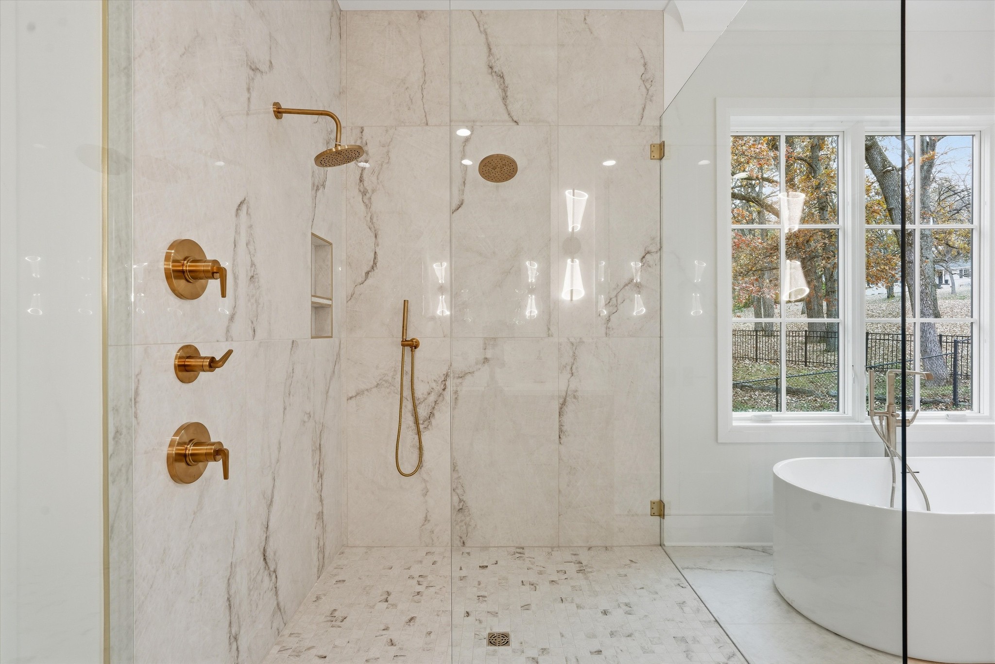 Nashville, Tennessee, 37205, United States, 5 Bedrooms Bedrooms, ,7 BathroomsBathrooms,Residential,For Sale,1990472