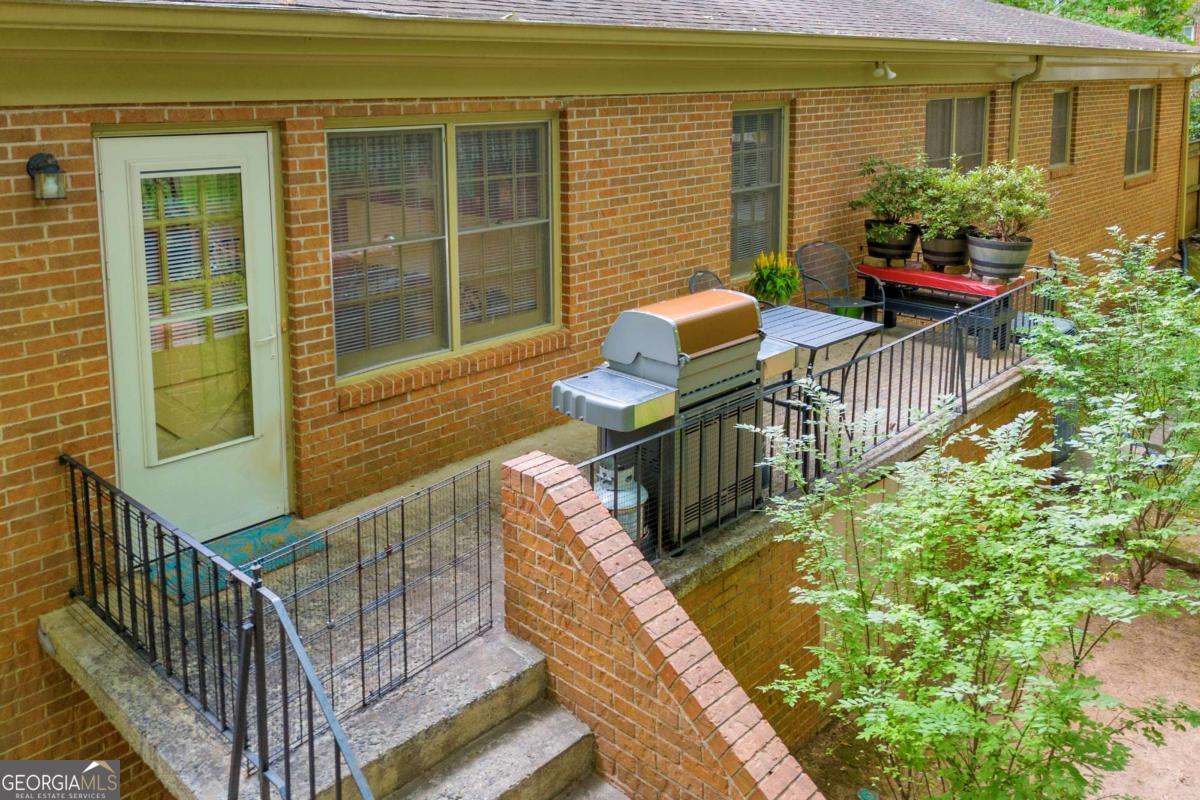 Athens, Georgia, 30606, United States, 5 Bedrooms Bedrooms, ,3 BathroomsBathrooms,Residential,For Sale,1896838