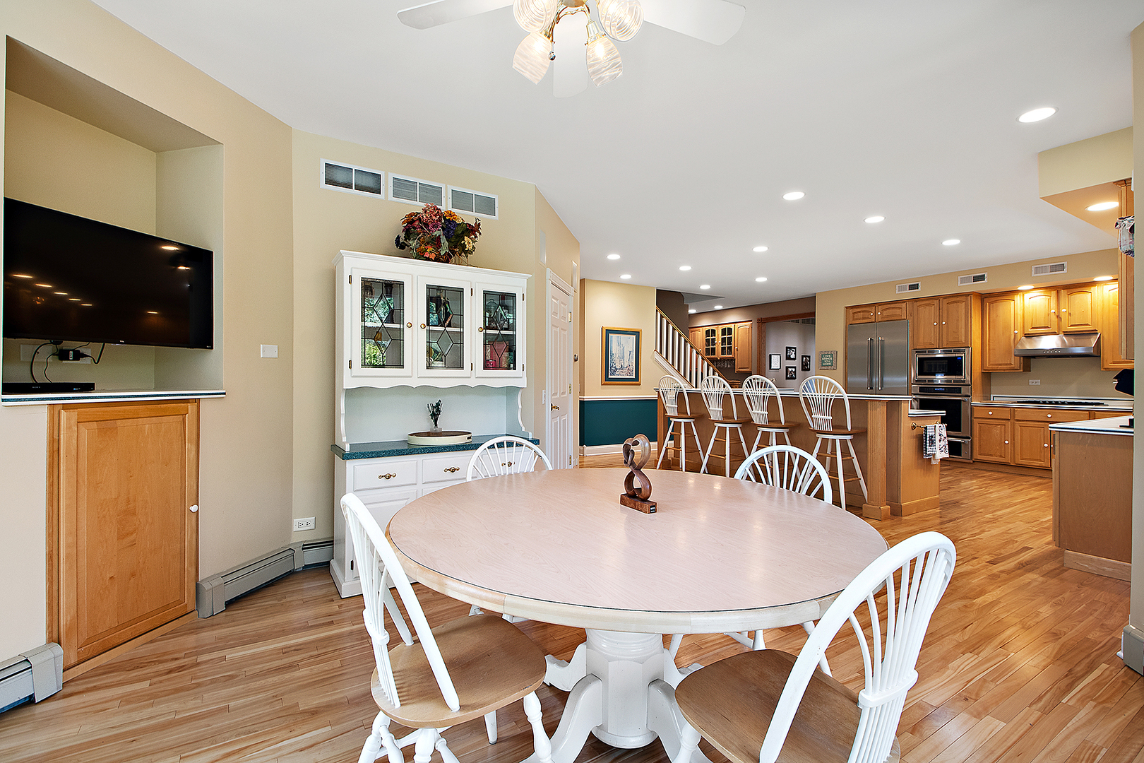 Orland Park, Illinois, 60467, United States, 5 Bedrooms Bedrooms, ,6 BathroomsBathrooms,Residential,For Sale,1914304