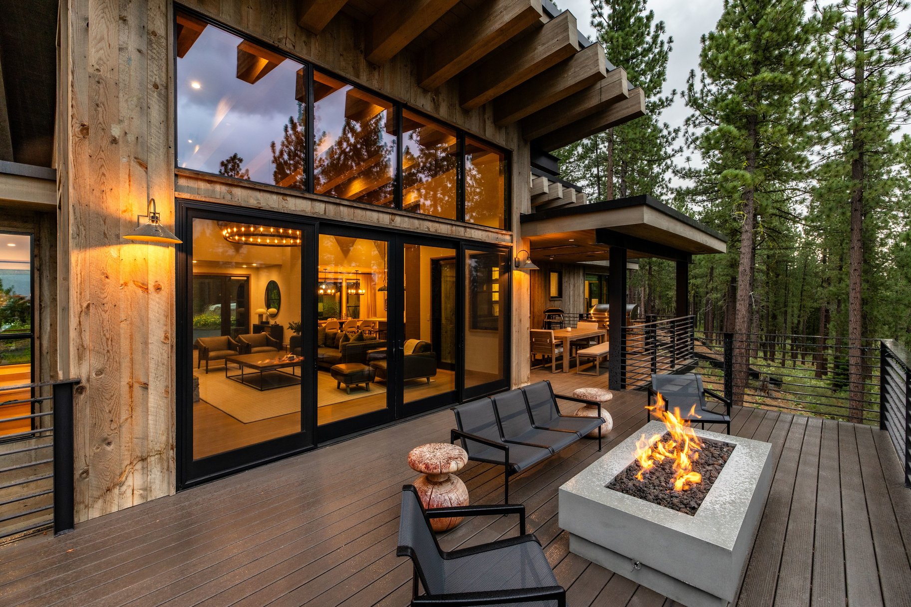  Turnkey Mountain Luxury with Designer Upgrades & Mountain Views - 物件實景