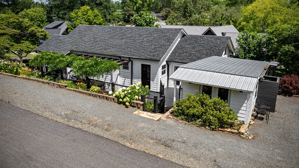 Blue Ridge, Georgia, 30513, United States, 3 Bedrooms Bedrooms, ,2 BathroomsBathrooms,Residential,For Sale,1878100