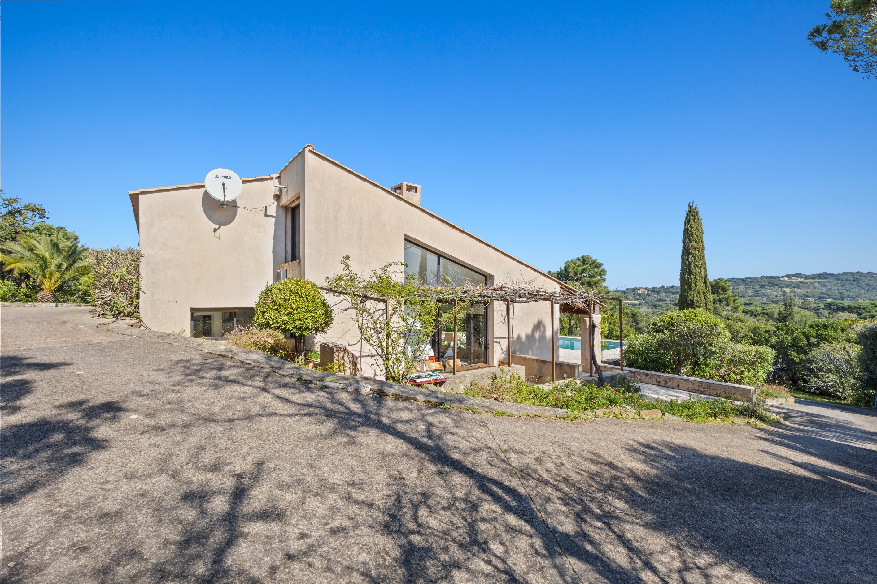  Charming sea view villa for sale in Ramatuelle within walking distance of the b… - 物件實景