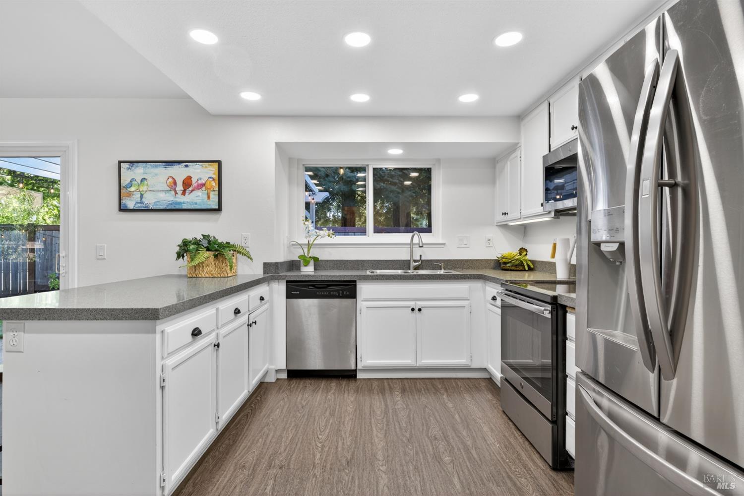 Santa Rosa, California, 95401, United States, 3 Bedrooms Bedrooms, ,2 BathroomsBathrooms,Residential,For Sale,1924972