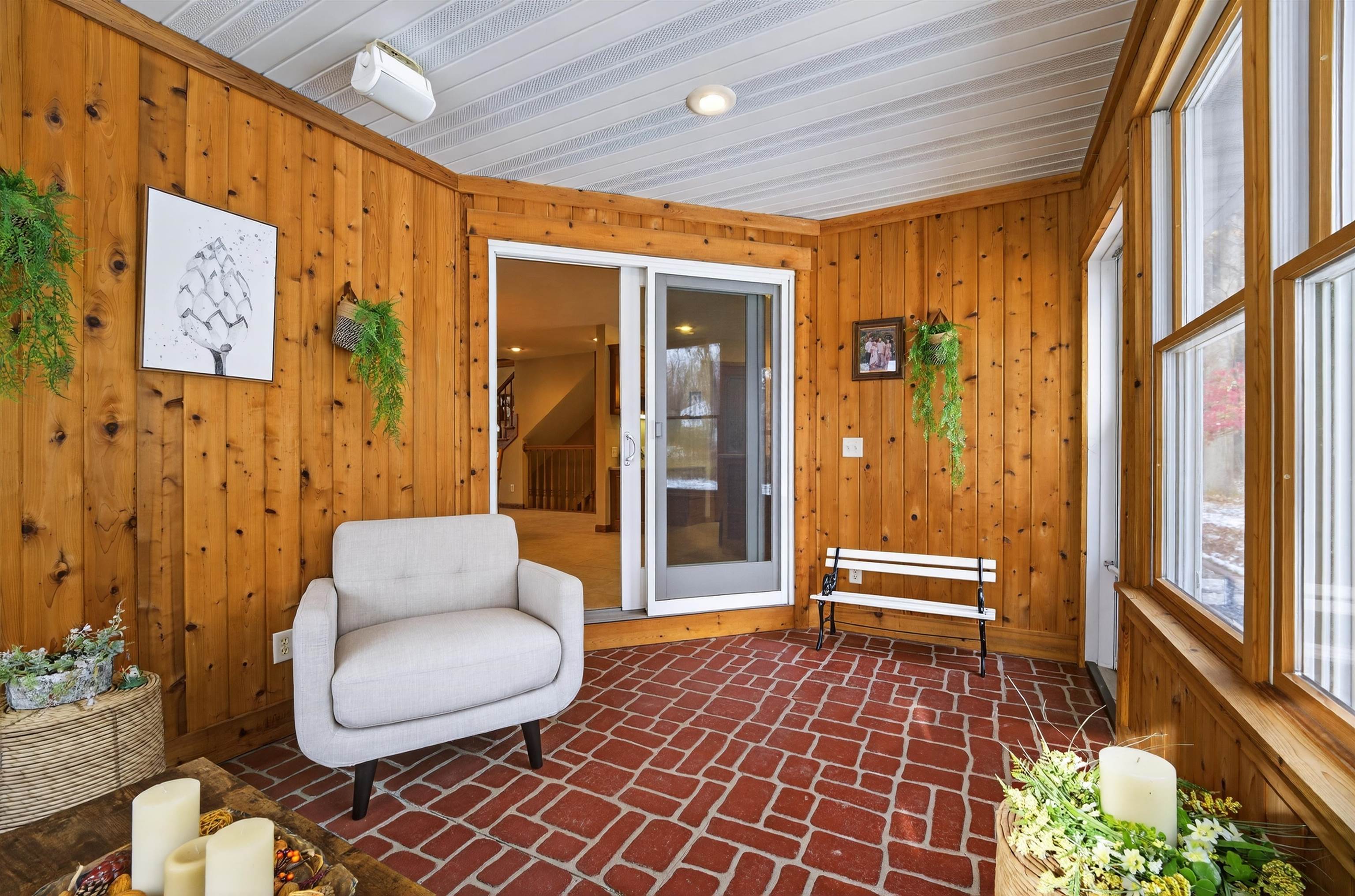 NEW LONDON, Wisconsin, 54961, United States, 3 Bedrooms Bedrooms, ,4 BathroomsBathrooms,Residential,For Sale,1996167