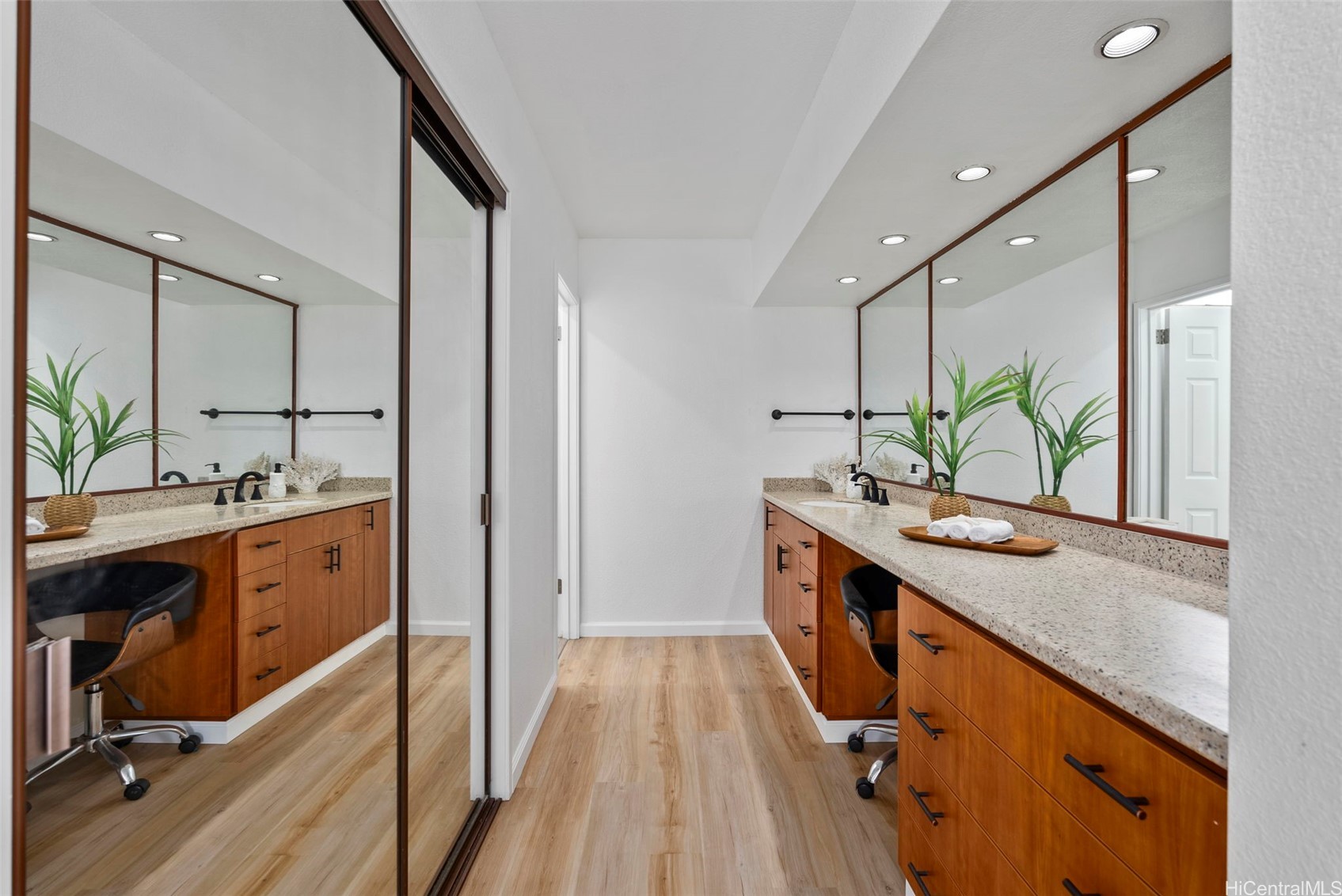 Kaneohe, Hawaii, 96744, United States, 2 Bedrooms Bedrooms, ,2 BathroomsBathrooms,Residential,For Sale,1848106