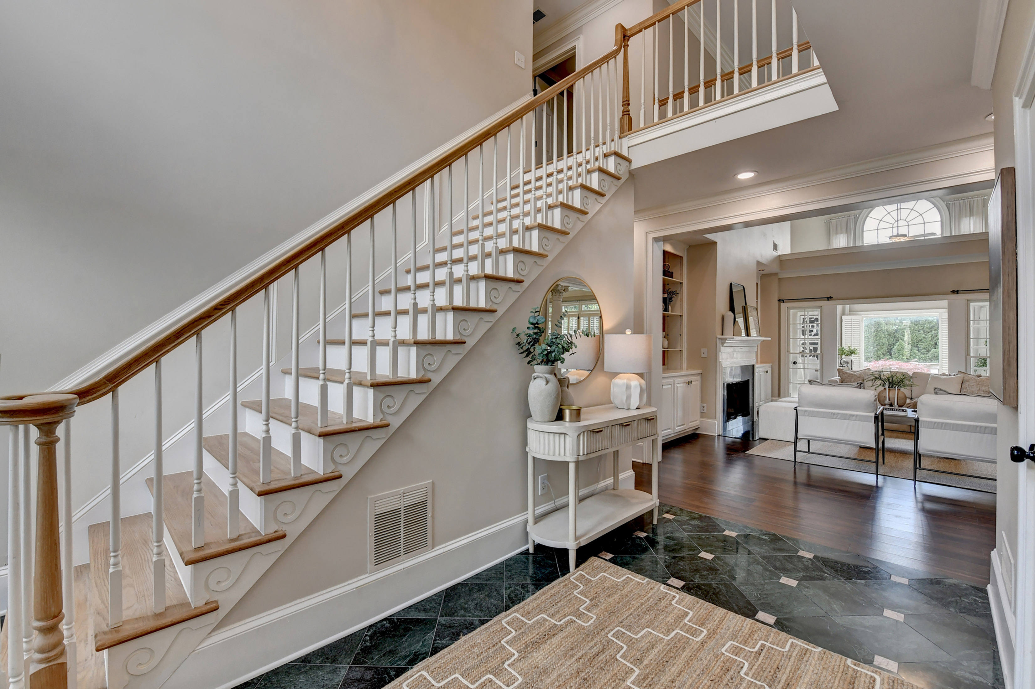  Charming Home Located In A Sought-After Swim And Tennis Community - 物件實景