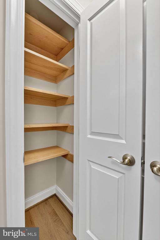 Arlington, Virginia, 22213, United States, 5 Bedrooms Bedrooms, ,5 BathroomsBathrooms,Residential,For Sale,1982488