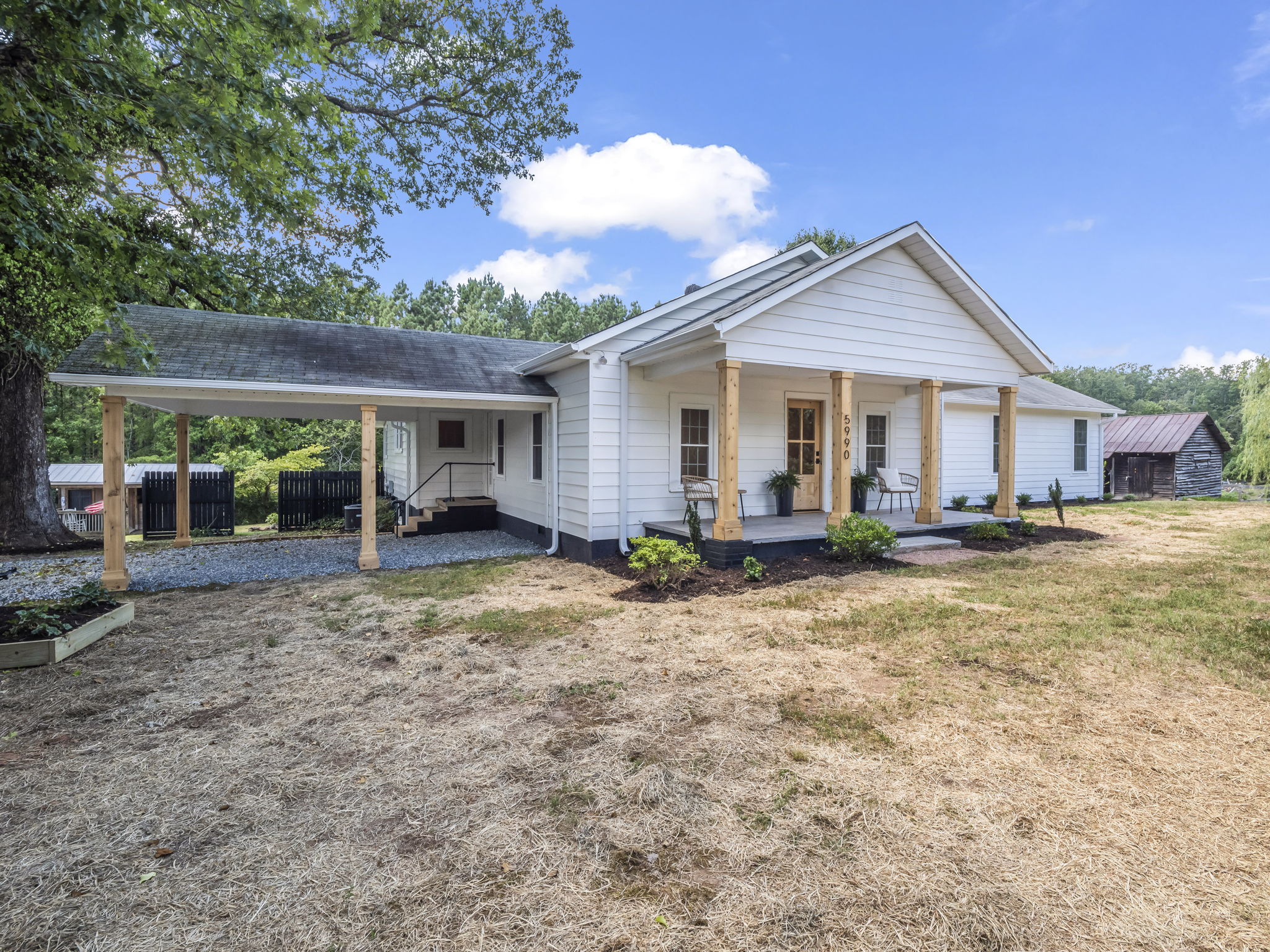 Tryon, North Carolina, 28782, United States, 3 Bedrooms Bedrooms, ,2 BathroomsBathrooms,Residential,For Sale,1927809
