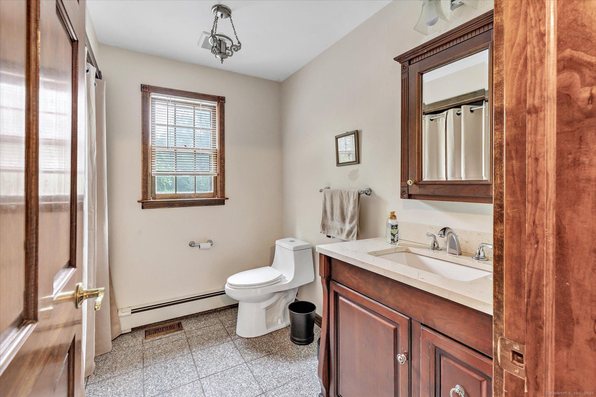 Monroe, Connecticut, 06468, United States, 3 Bedrooms Bedrooms, ,3 BathroomsBathrooms,Residential,For Sale,1872282