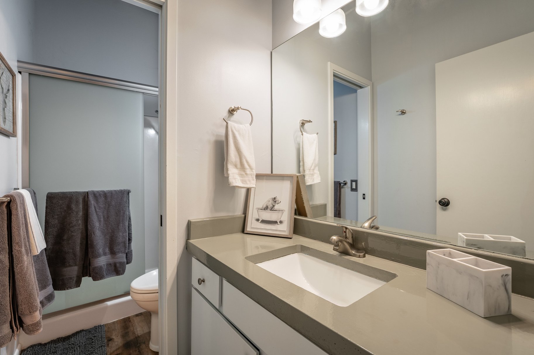  Sunny 3 Bedroom Unit plus Loft with Amenities - 物件實景