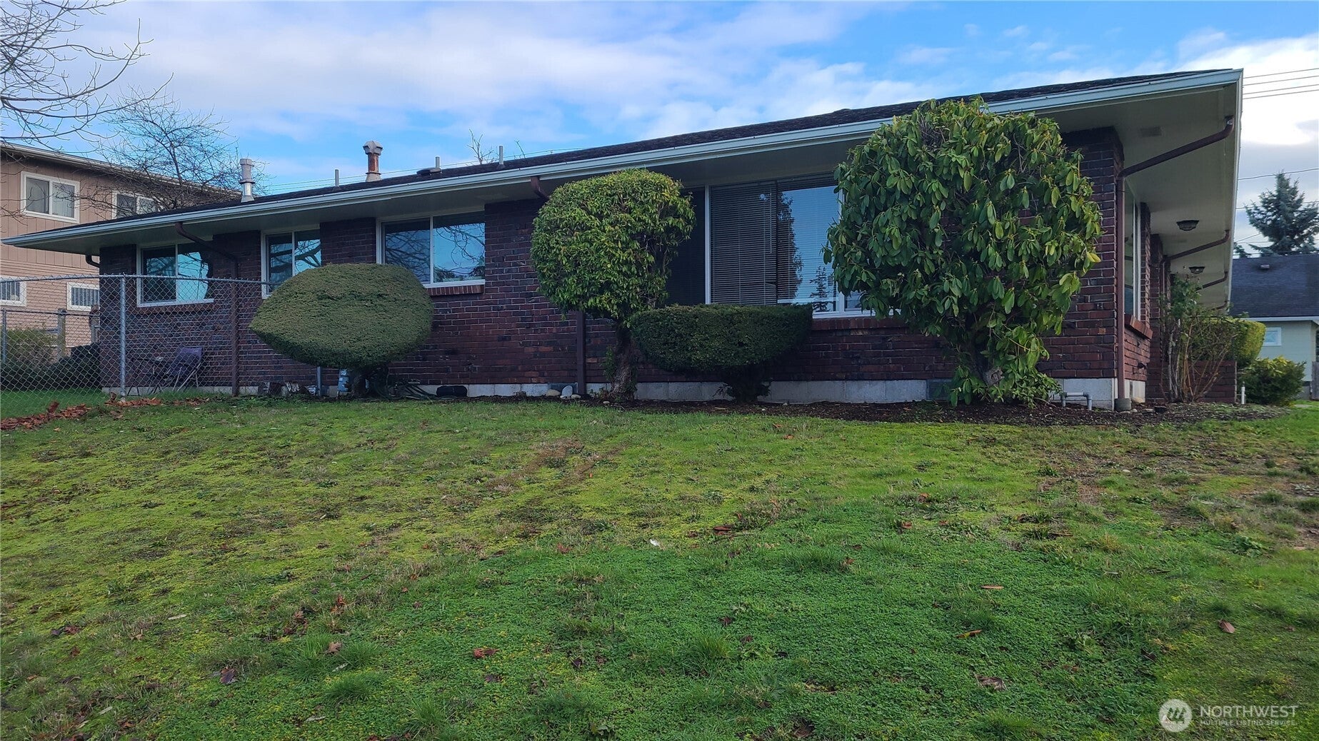 Tacoma, Washington, 98409, United States, ,Residential,For Sale,2008818