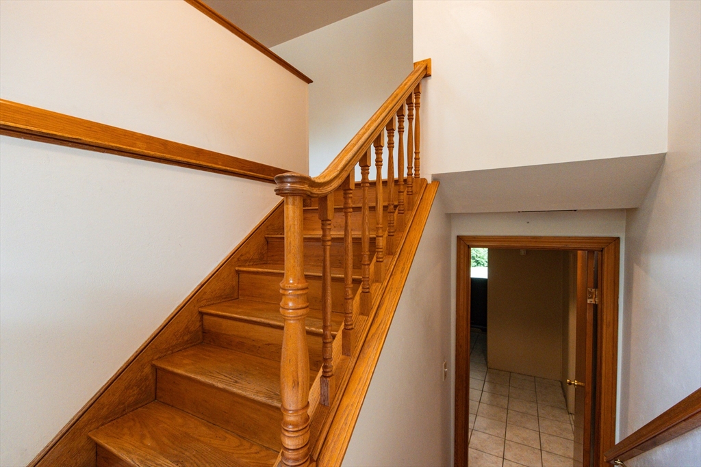 Stoughton, Massachusetts, 02072, United States, 4 Bedrooms Bedrooms, ,2 BathroomsBathrooms,Residential,For Sale,1976018