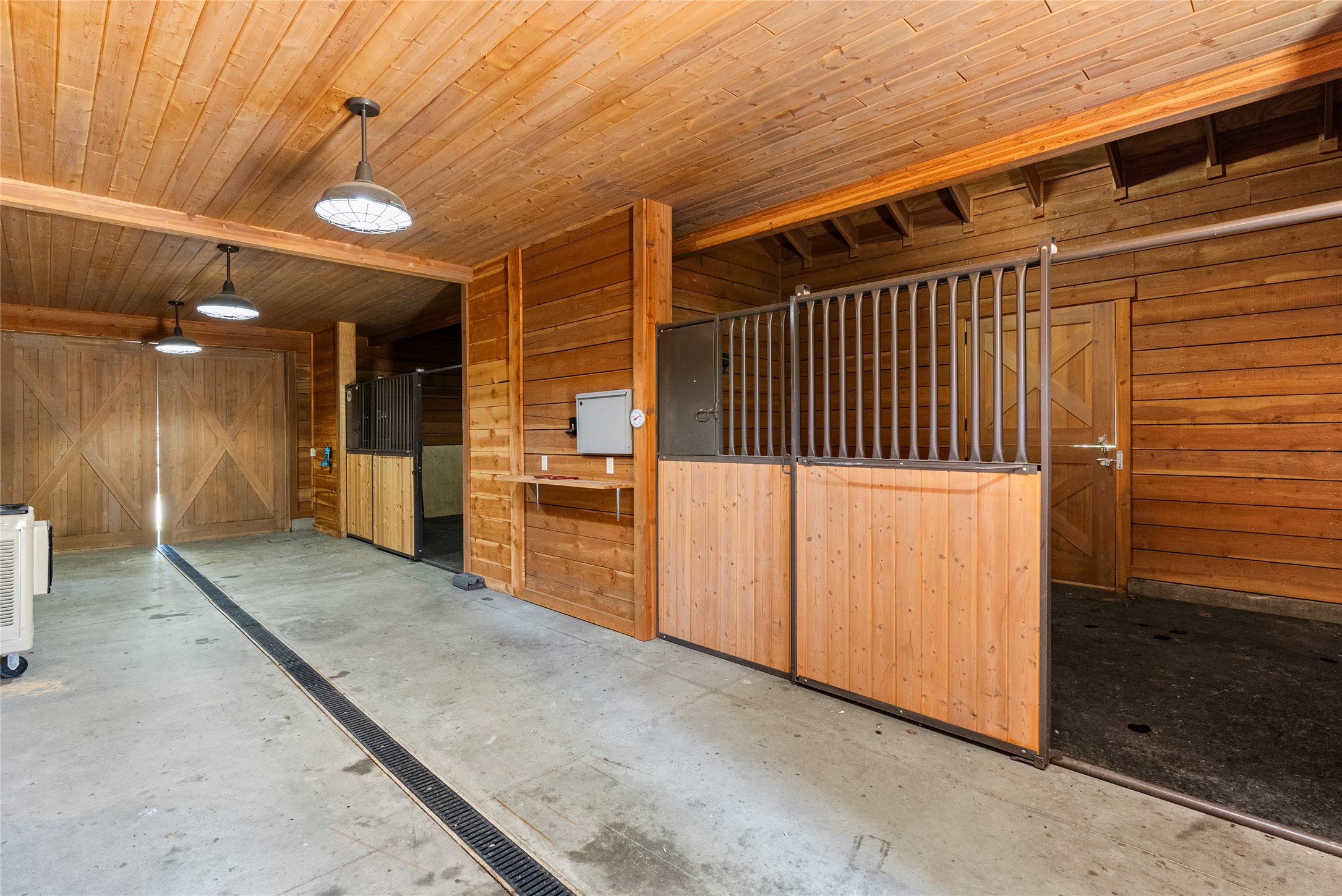  594 Bunkhouse Road - 物件實景