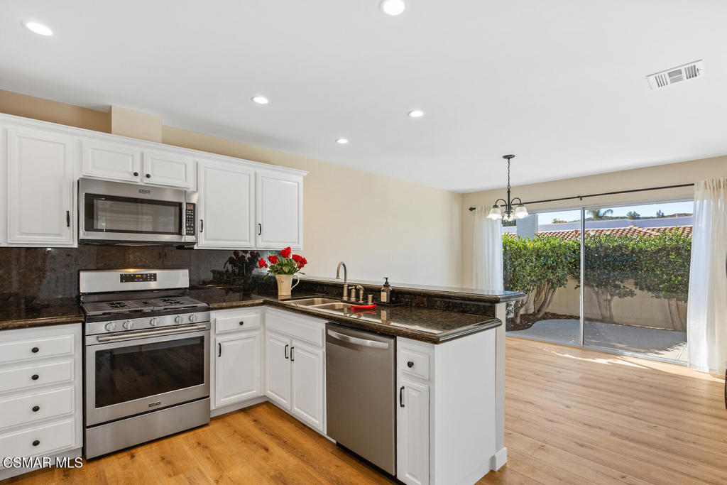 Westlake Village, California, 91361, United States, 3 Bedrooms Bedrooms, ,2 BathroomsBathrooms,Residential,For Sale,1989319