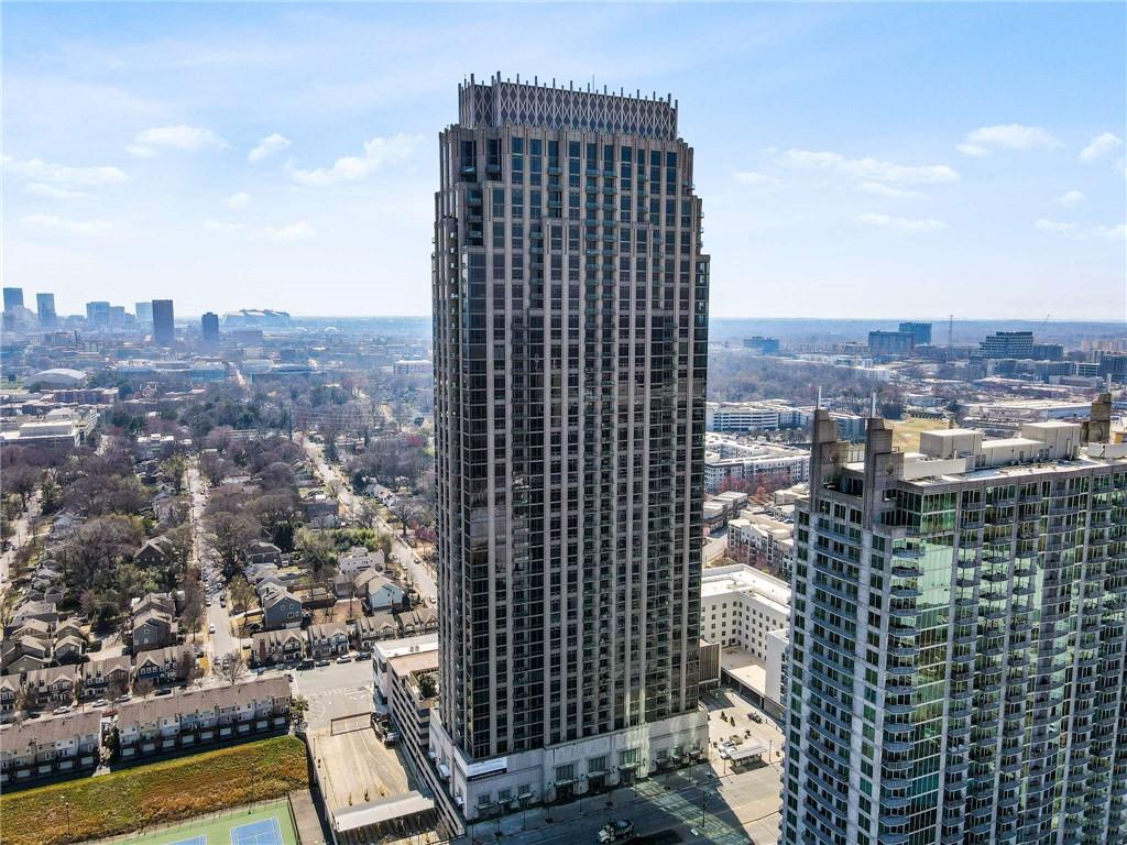 Atlanta, Georgia, 30363, United States, 2 Bedrooms Bedrooms, ,3 BathroomsBathrooms,Residential,For Sale,1949376