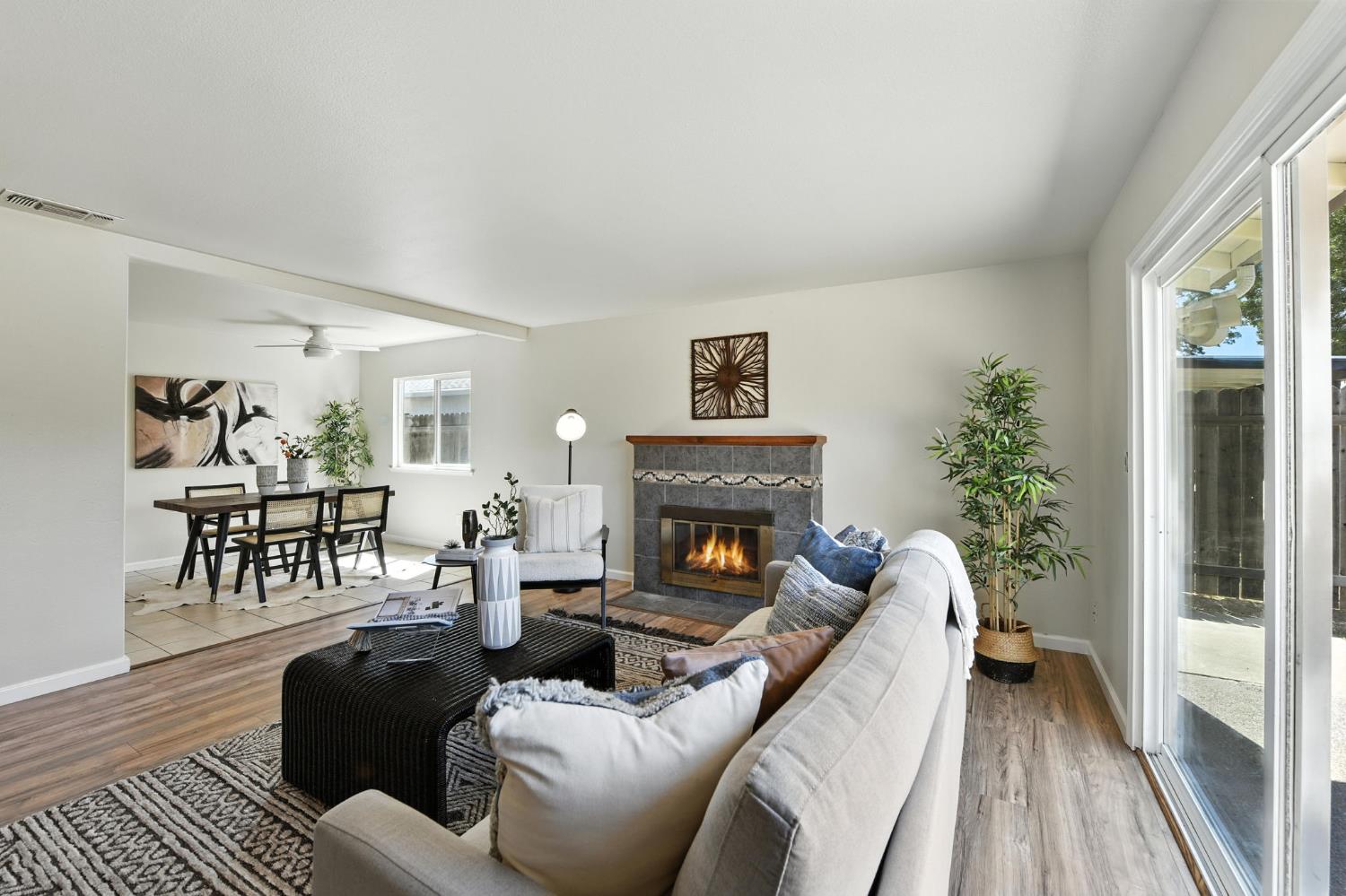 Roseville, California, 95678, United States, 4 Bedrooms Bedrooms, ,2 BathroomsBathrooms,Residential,For Sale,1891756