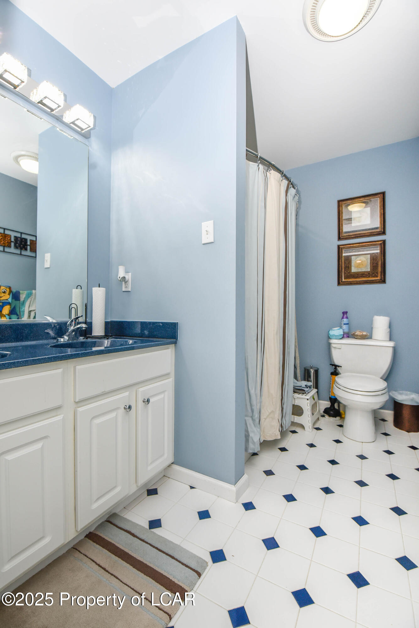 Dallas, Pennsylvania, 18612, United States, 4 Bedrooms Bedrooms, ,3 BathroomsBathrooms,Residential,For Sale,2005553