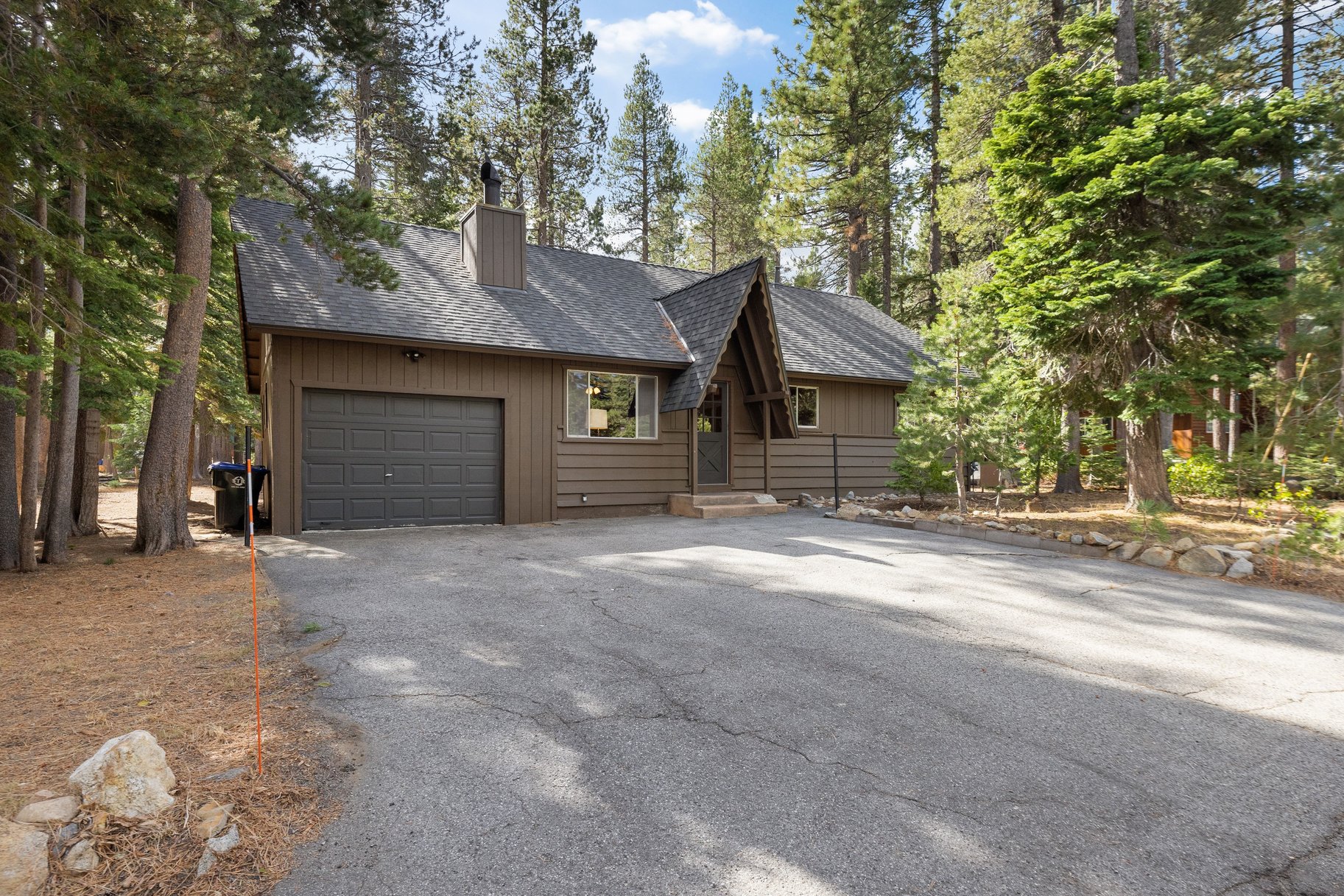  Charming Tahoe Cabin Beside Forest Service Land—Your Mountain Getaway Awaits - 物件實景