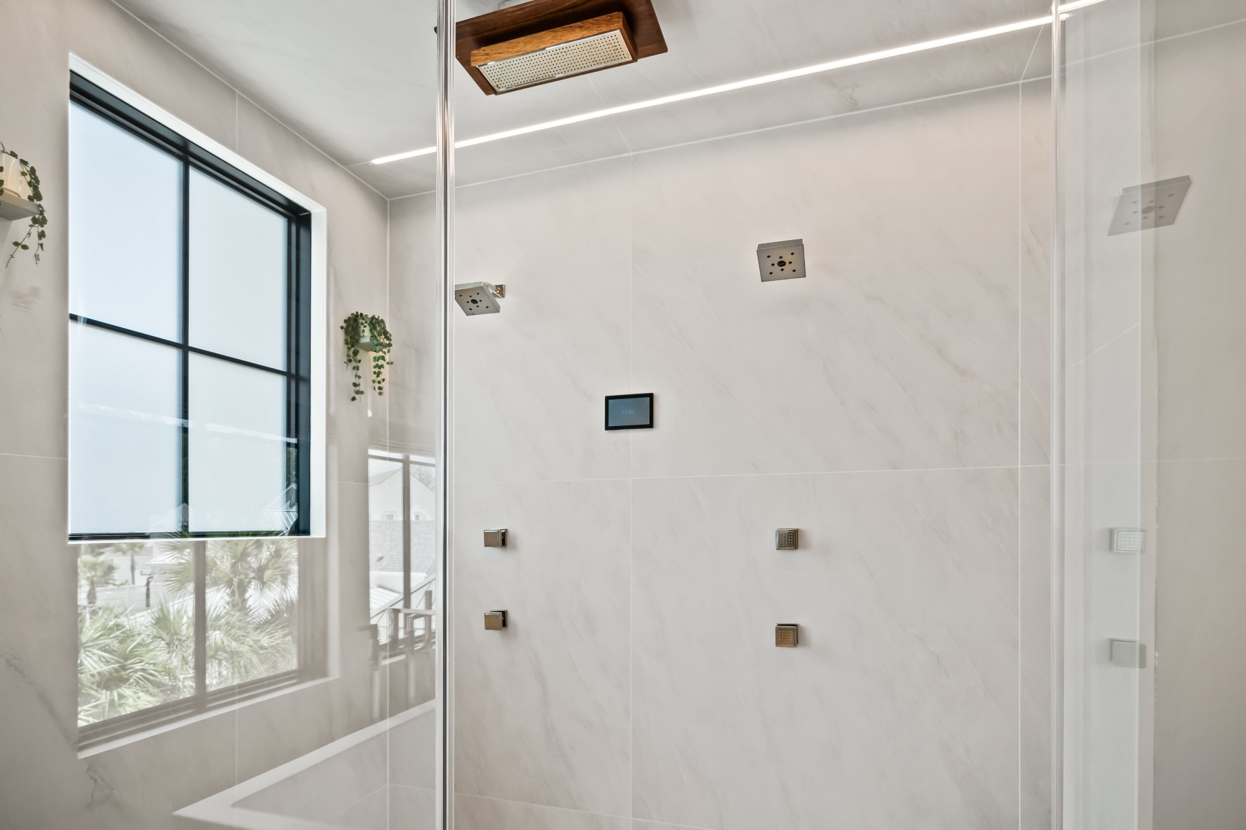 700 Stucco Lane, Mount Pleasant - 物件實景