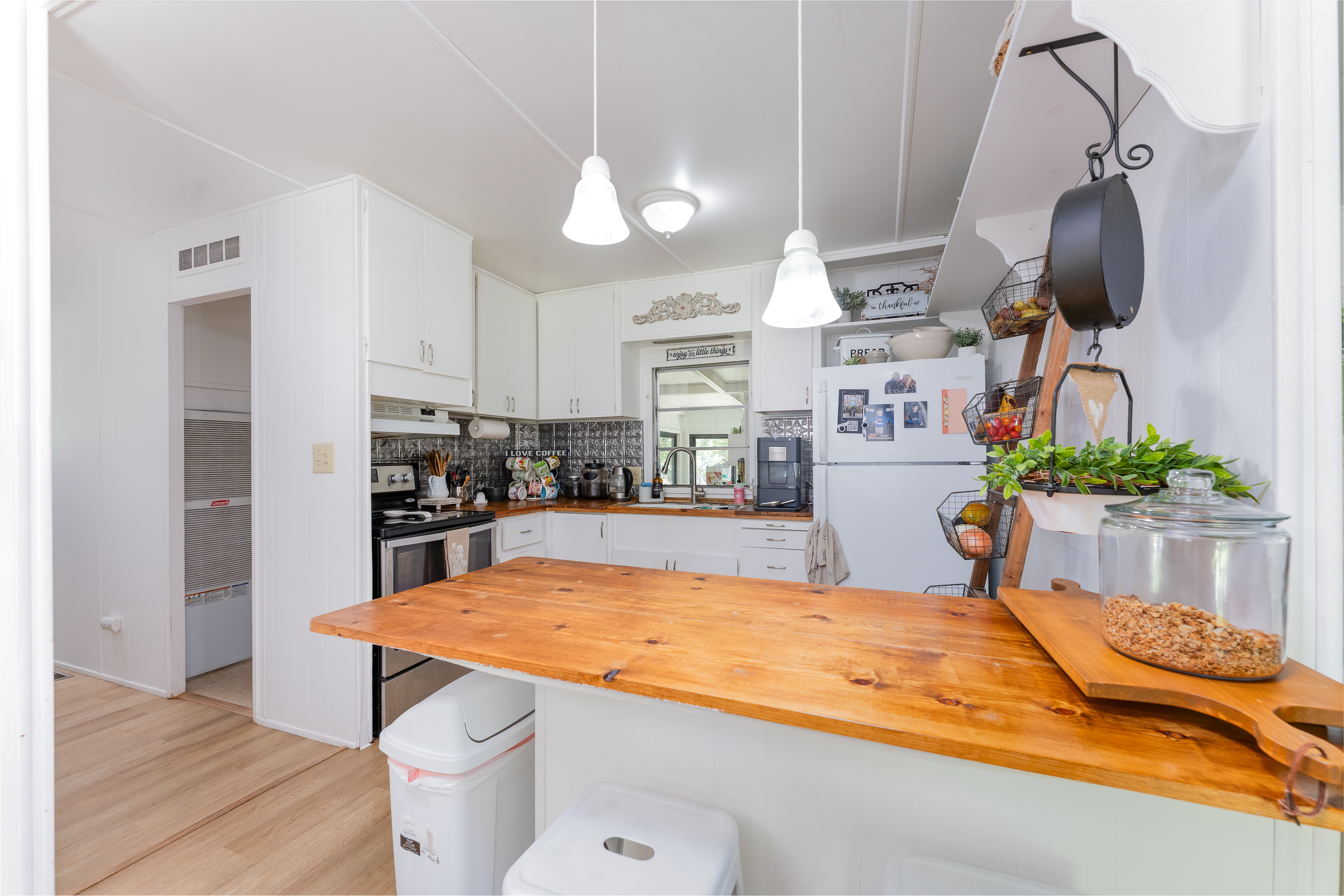 Willits, California, 95490, United States, 3 Bedrooms Bedrooms, ,2 BathroomsBathrooms,Residential,For Sale,1883434