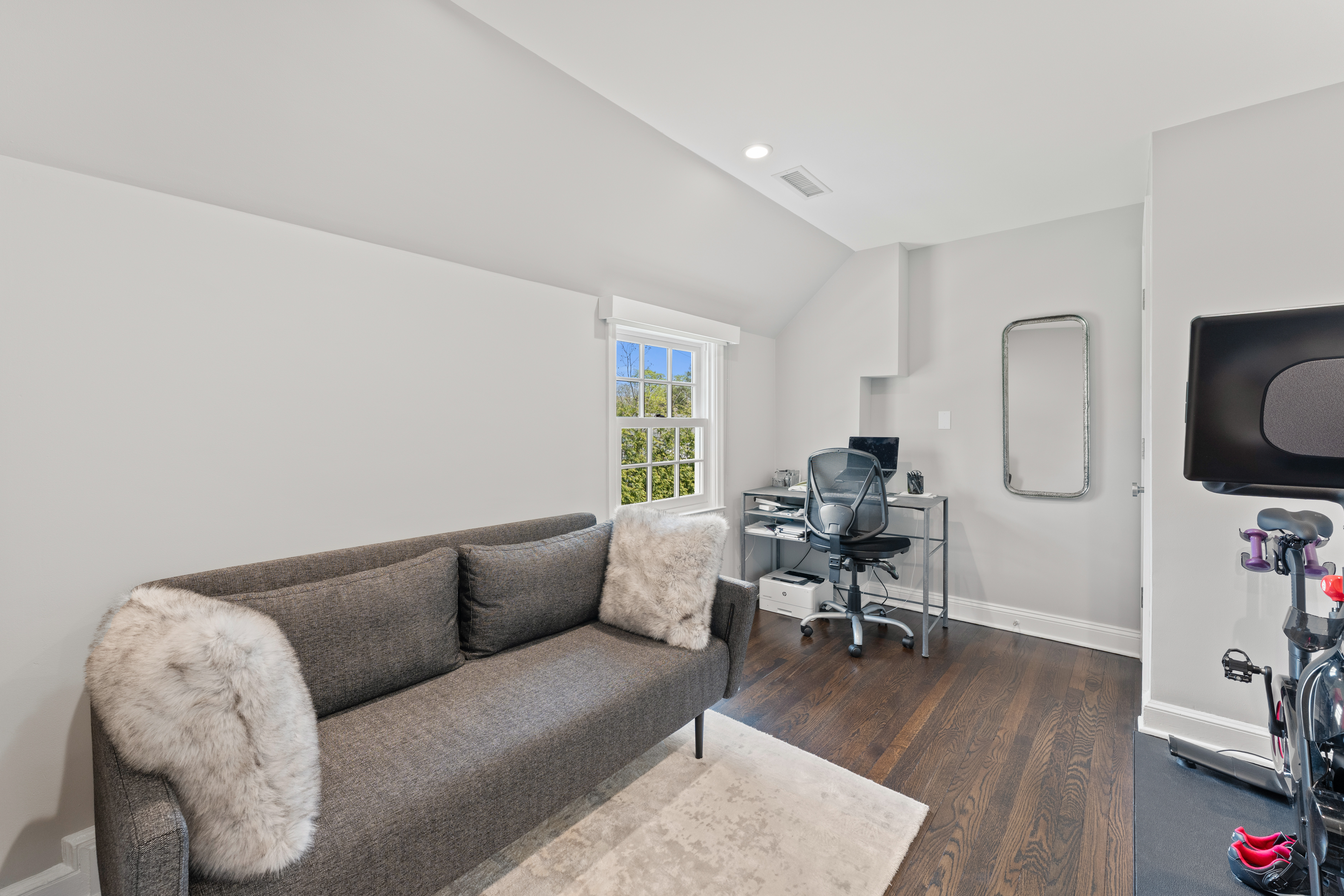  Offering timeless design, refined finishes, and exceptional comfort. - 物件實景