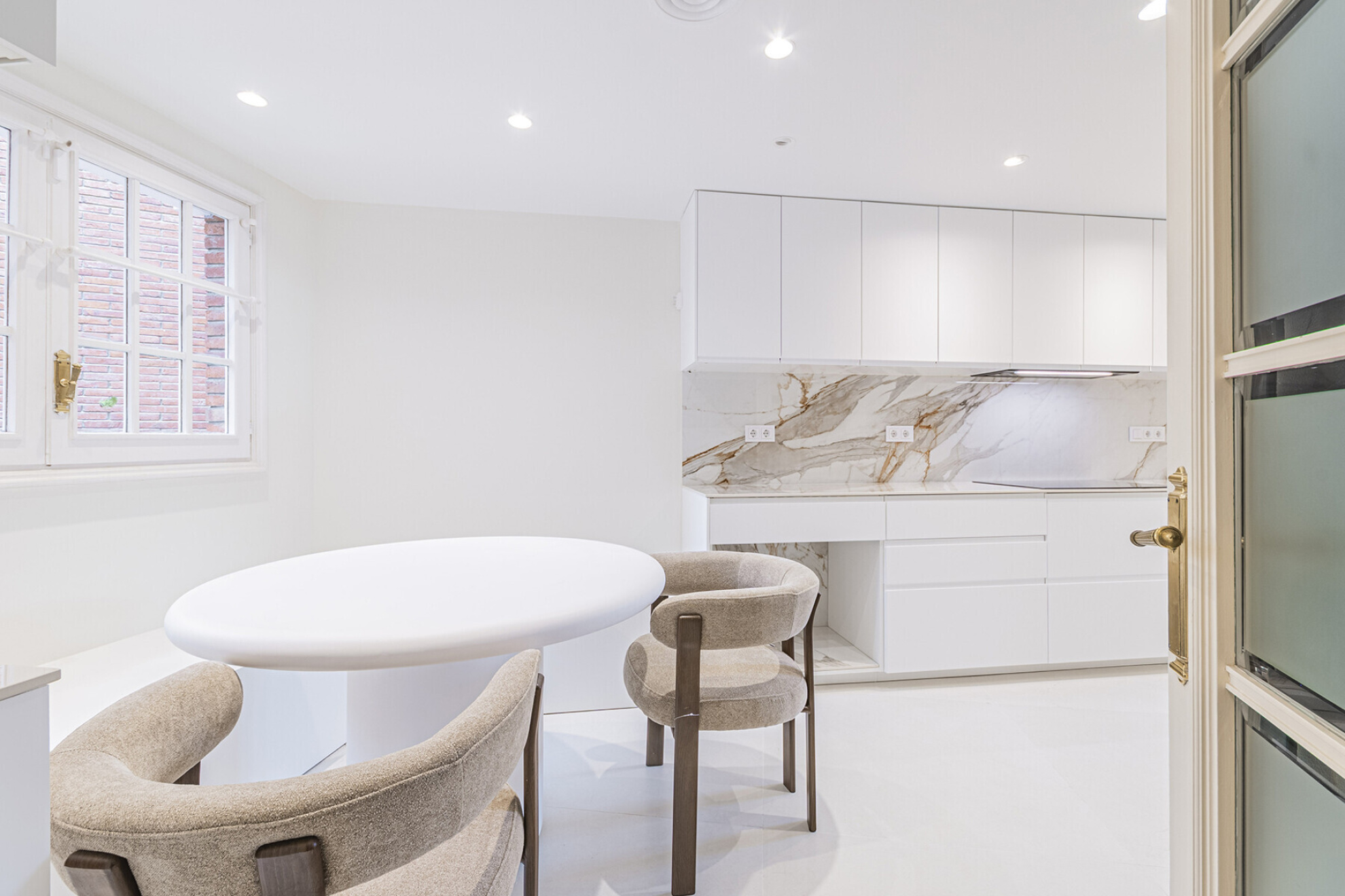  Exclusive apartment with a terrace in a prestigious gated community in Barcelona - 物件實景