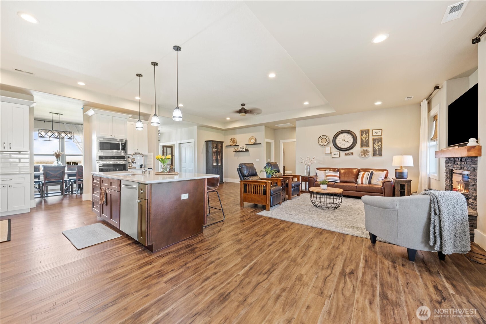 Moses Lake, Washington, 98837, United States, 3 Bedrooms Bedrooms, ,2 BathroomsBathrooms,Residential,For Sale,2002920