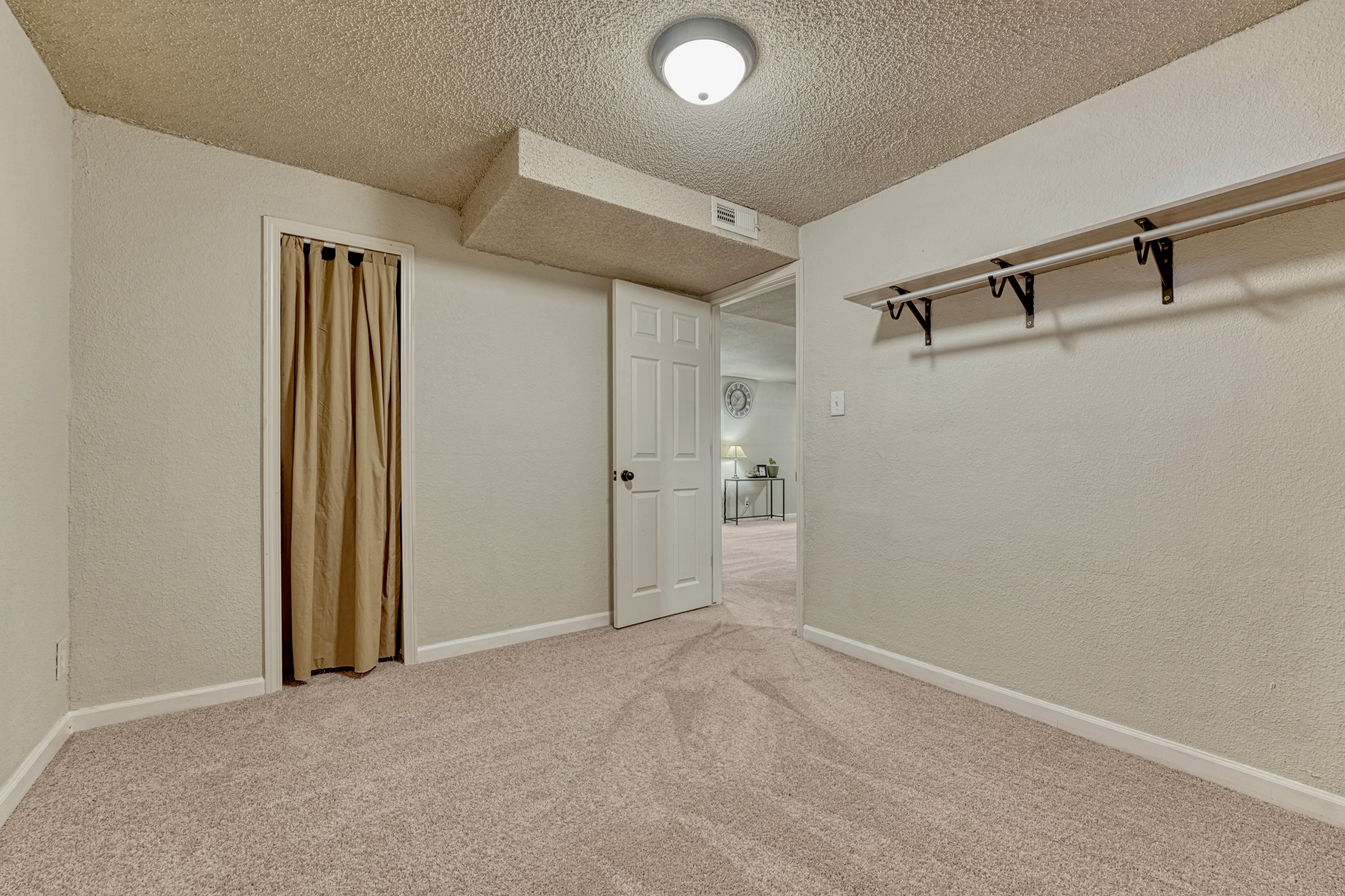  Move-In Ready Ranch Home with 6 Bedrooms in Southburough - 物件實景