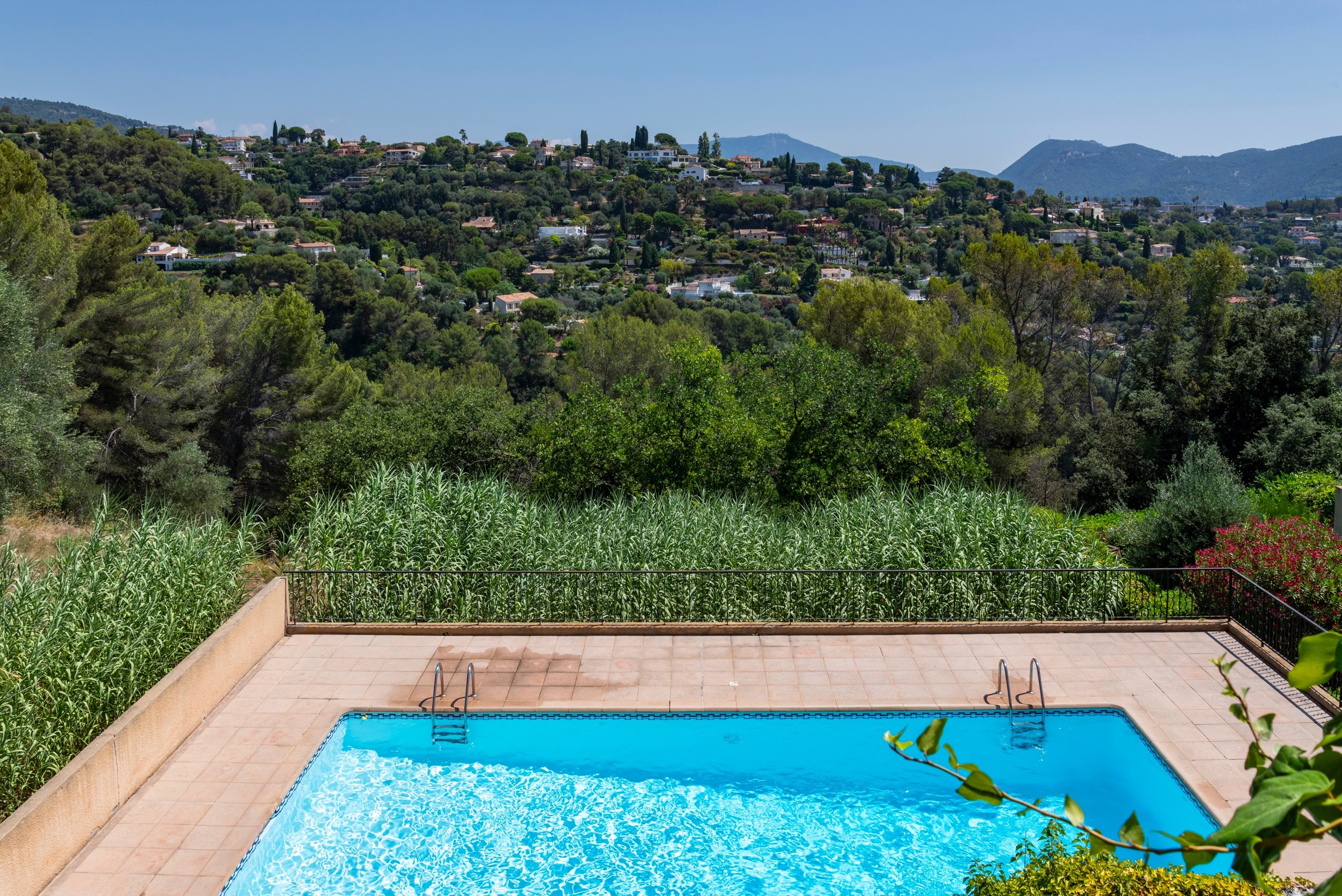  Nice Gairaut, family home for sale with garden, swimming pool, sea views and pr… - 物件實景
