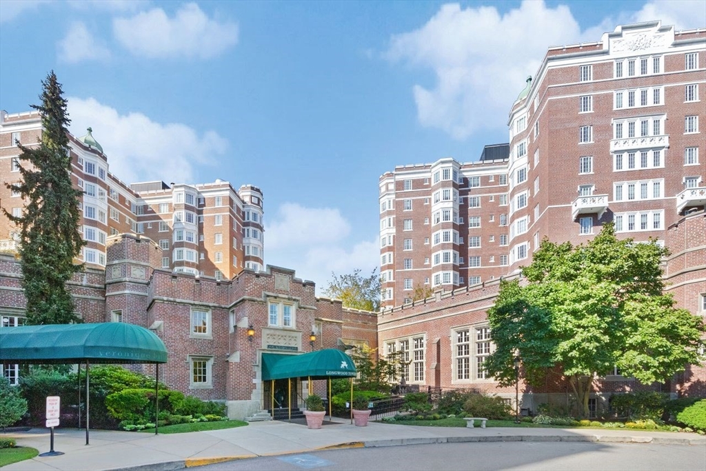 Brookline, Massachusetts, 02446, United States, 3 Bedrooms Bedrooms, ,3 BathroomsBathrooms,Residential,For Sale,1991911