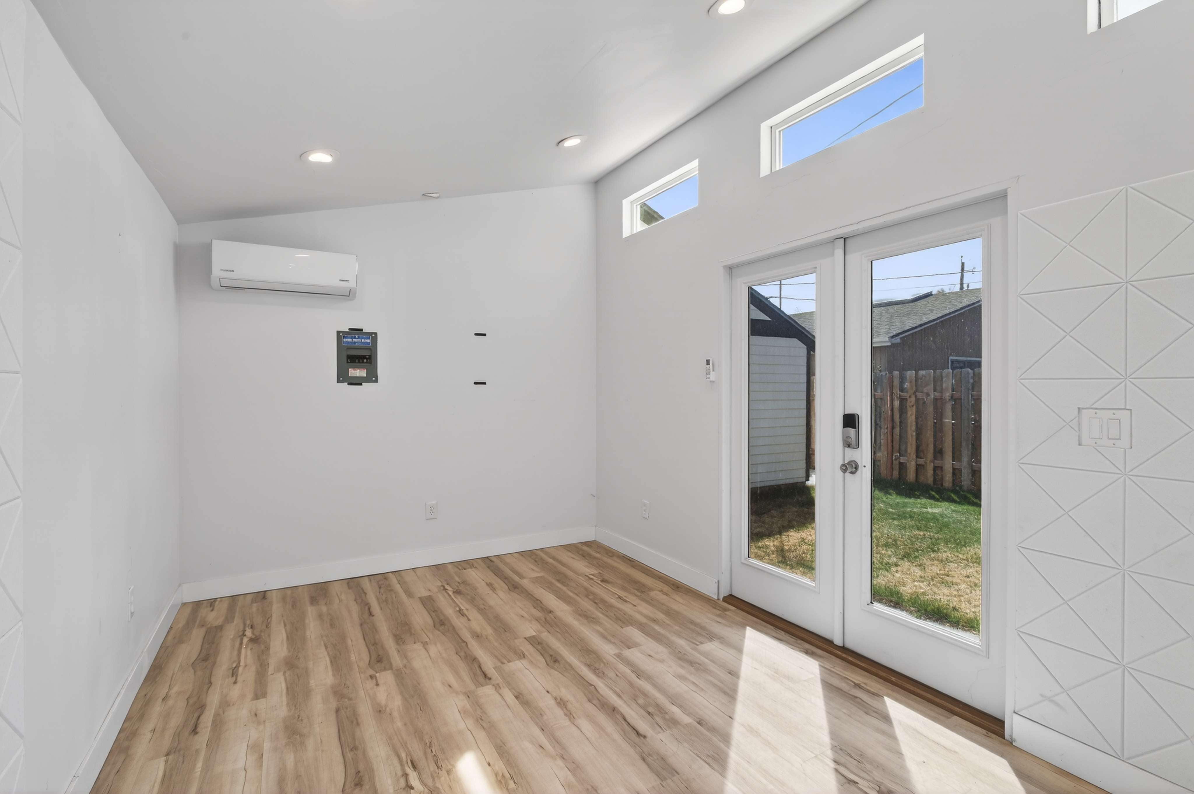  Beautifully updated 1929 bungalow in the heart of DU - 物件實景