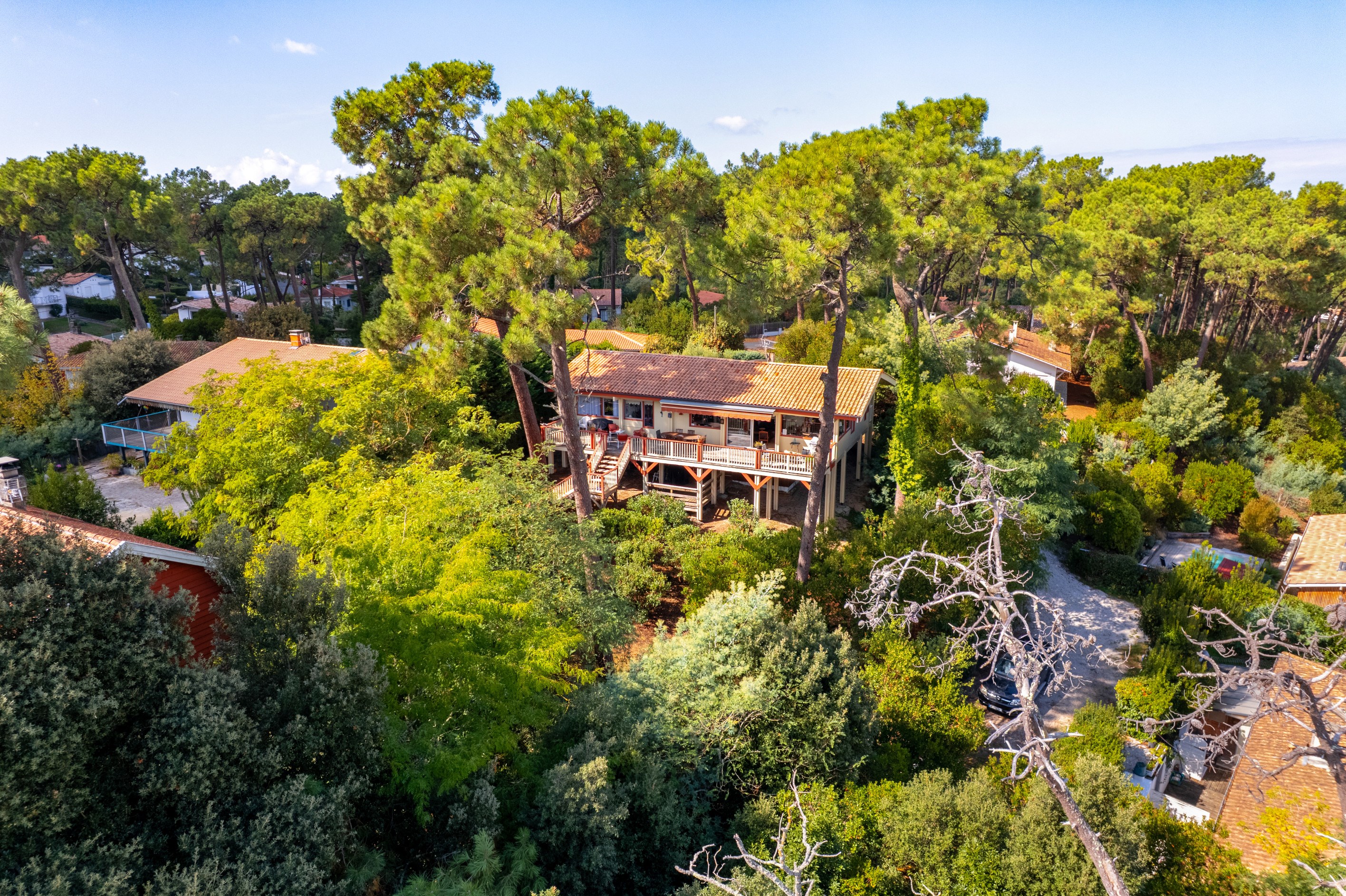  CAP FERRET PENINSULA - ARCHITECT-DESIGNED VILLA WITH VIEW OF THE BASSIN D