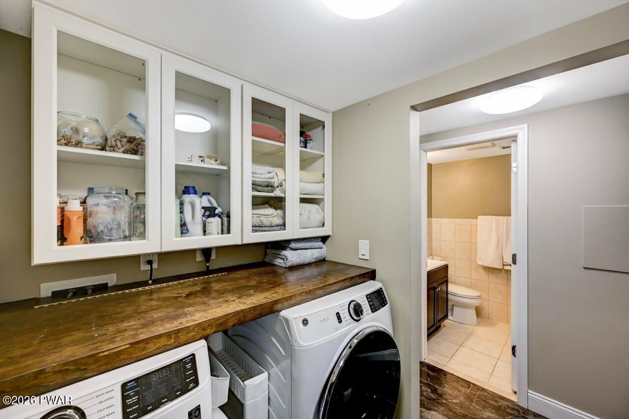 Milford, Pennsylvania, 18337, United States, 3 Bedrooms Bedrooms, ,3 BathroomsBathrooms,Residential,For Sale,2011309