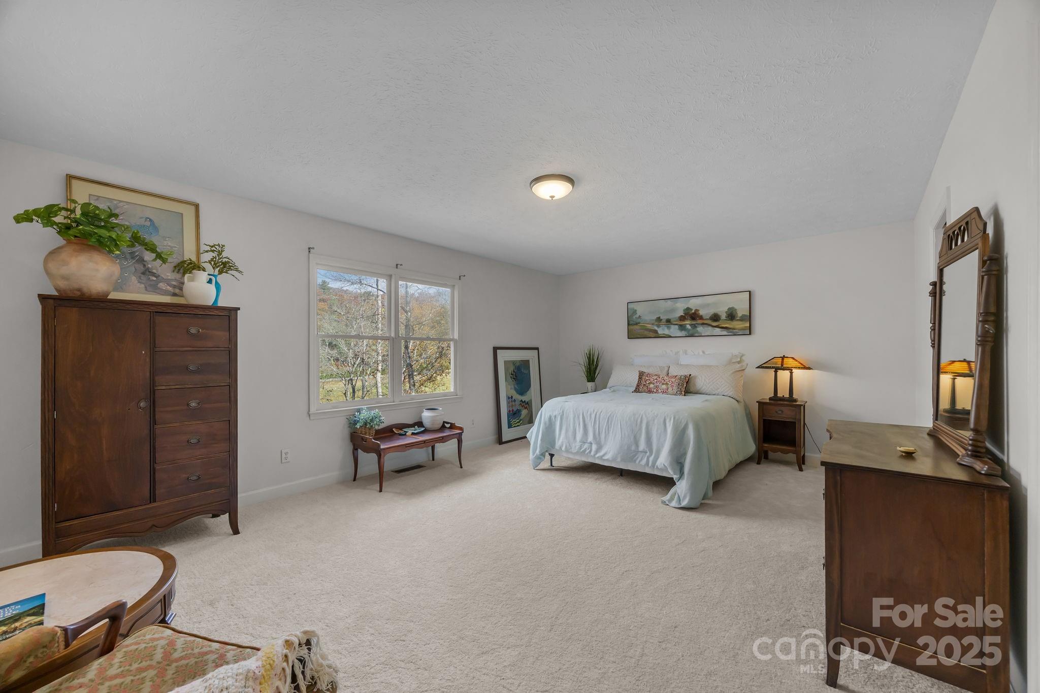 Fairview, North Carolina, 28730, United States, 3 Bedrooms Bedrooms, ,2 BathroomsBathrooms,Residential,For Sale,1991257