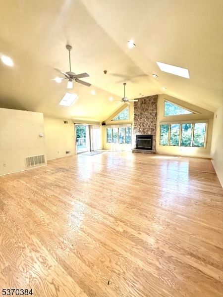 Springfield Twp., New Jersey, 07081, United States, 4 Bedrooms Bedrooms, ,4 BathroomsBathrooms,Residential,For Sale,1898567