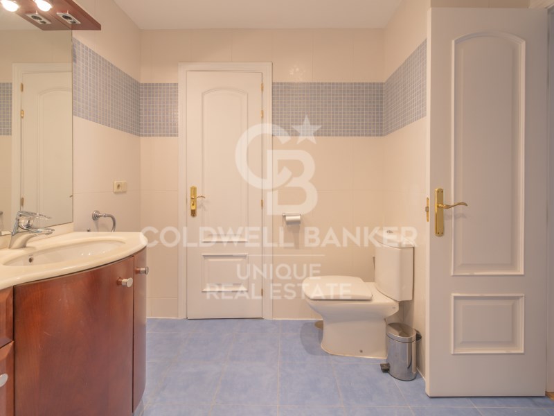 Madrid, Comunidad de Madrid, ES, 5 Bedrooms Bedrooms, ,3 BathroomsBathrooms,Residential,For Sale,1847498