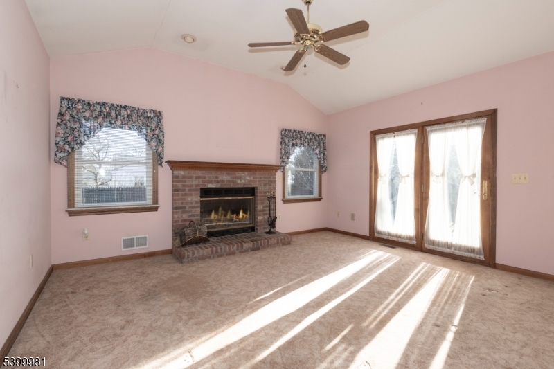 Fanwood Boro, New Jersey, 07023, United States, 3 Bedrooms Bedrooms, ,2 BathroomsBathrooms,Residential,For Sale,2001690