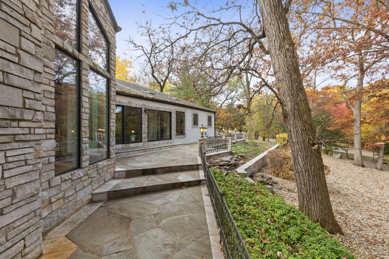 Barrington Hills, Illinois, 60010, United States, 4 Bedrooms Bedrooms, ,6 BathroomsBathrooms,Residential,For Sale,1989014